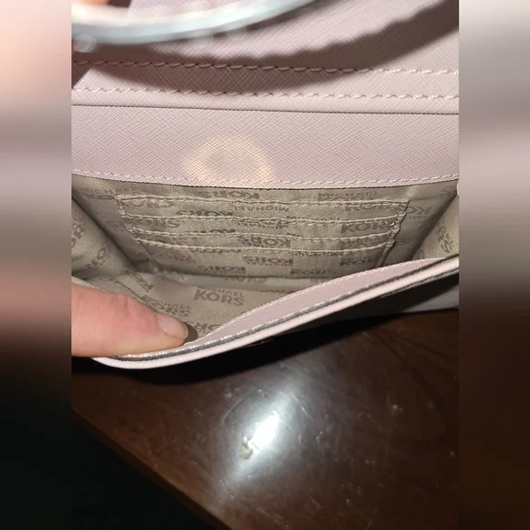 Michael Kors Jet Set Medium Saffiano light pink Leather Pocket  LIKE NEW - Picture 8 of 9